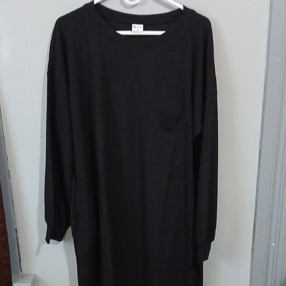 Classic Black Long Sleeve Knit Dress with Pocket